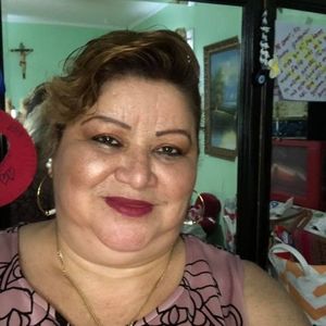 Meet your Posher, Gloria